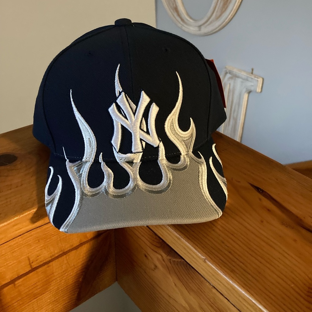 Mitchell & Ness Black and Silver Cap with Flame Embroidery